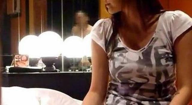 韩国娱乐圈债务陷阱_韩国女艺人自杀原因_韩国娱乐圈艺人恋爱