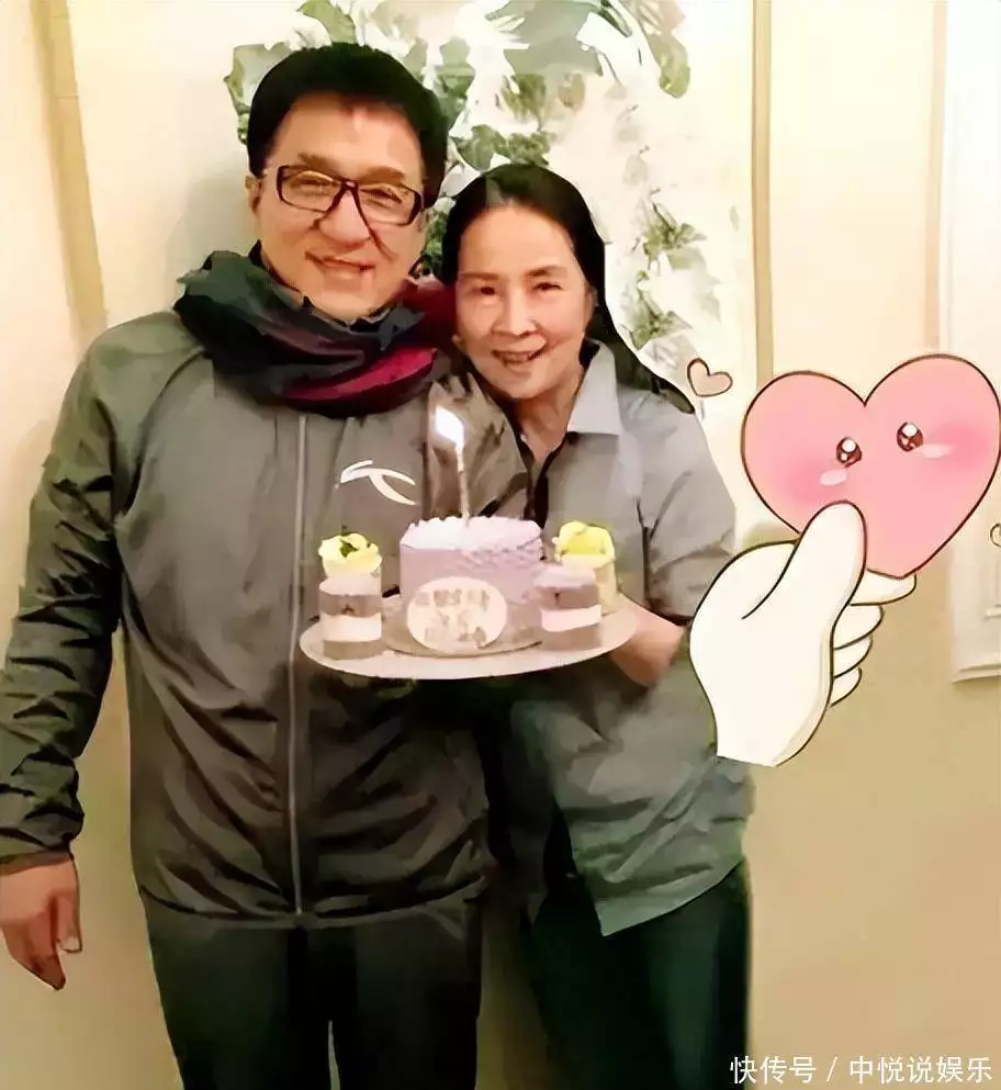 成龙私人手枪牌照_成龙电影拍摄特权_成龙公布娱乐圈视频