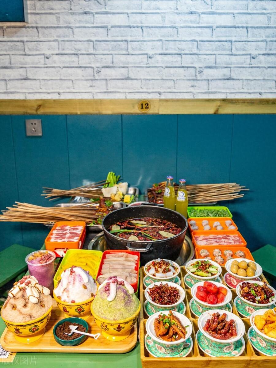 重庆黑暗料理网红餐厅叫什么啊,_重庆鬼饮食夜市_重庆特色夜市摊位推荐